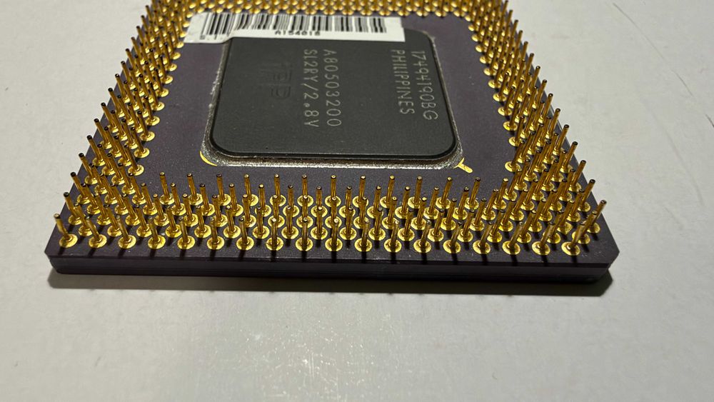 CPU Intel P1 Pentium MMX 200 MHz socket 7