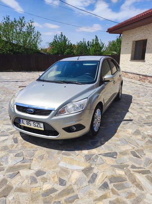 Vând Ford Focus hatchback 2009