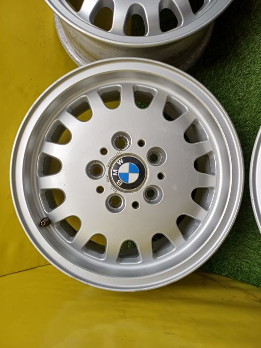 Диски R15 5x120 (Стиль 6) на BMW.