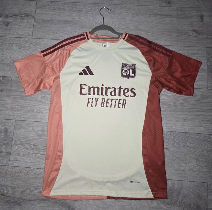 Tricou de fotbal , Lyon 24/25kit