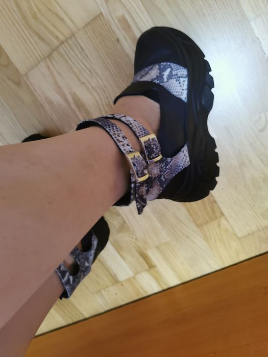 Pantofi casual cu platforma și barete