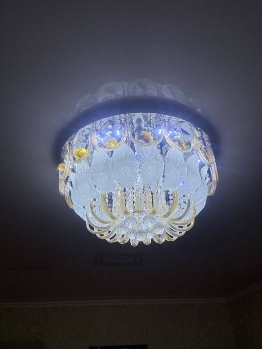 Продается люстра