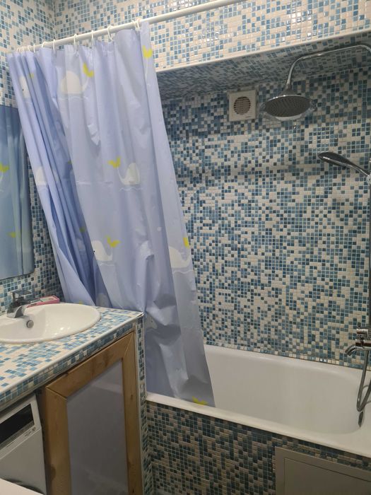 Продаётся 3-комнатная квартира в центре, авторский ремонт