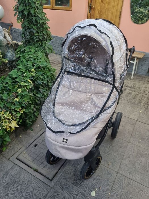 Коляска детская производство Чехия