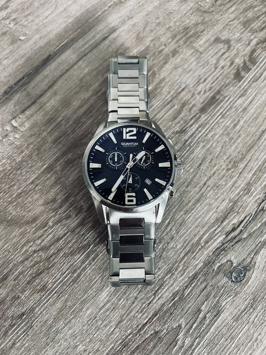 Продам отличные часы Quantum