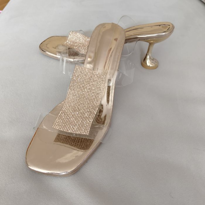 Мюли золотистые  оригинальная модель