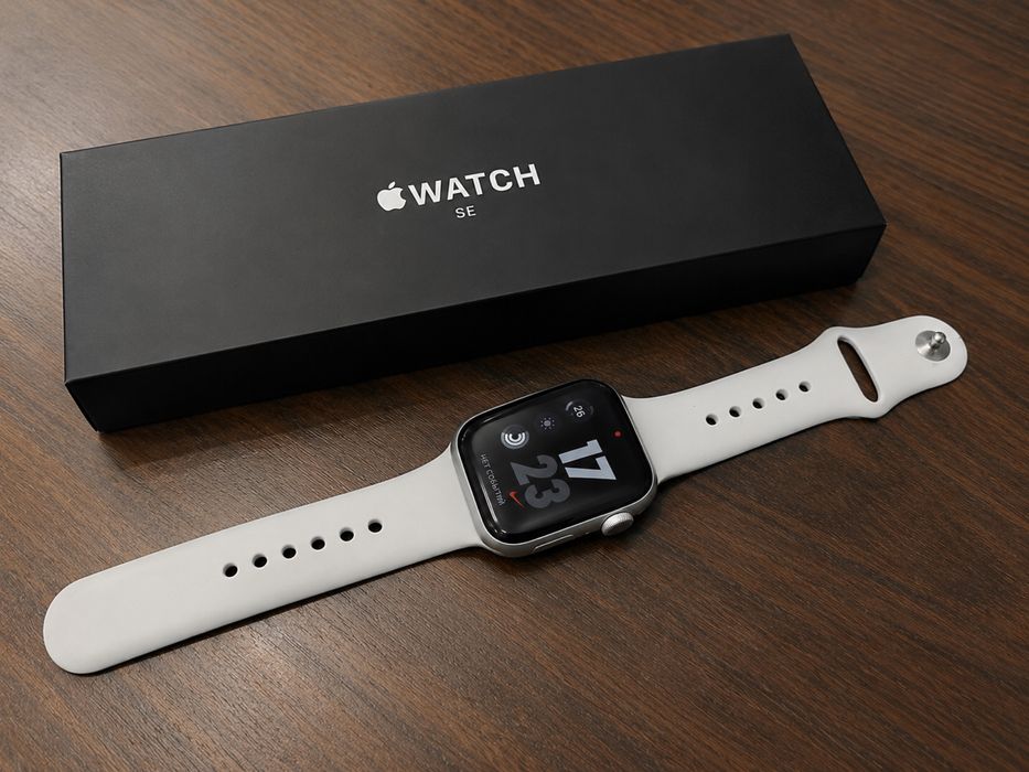 Apple Watch SE 44 мм