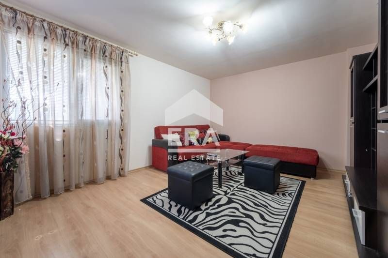 Триетажна градска къща в ж.к. Трошево, гр. Варна