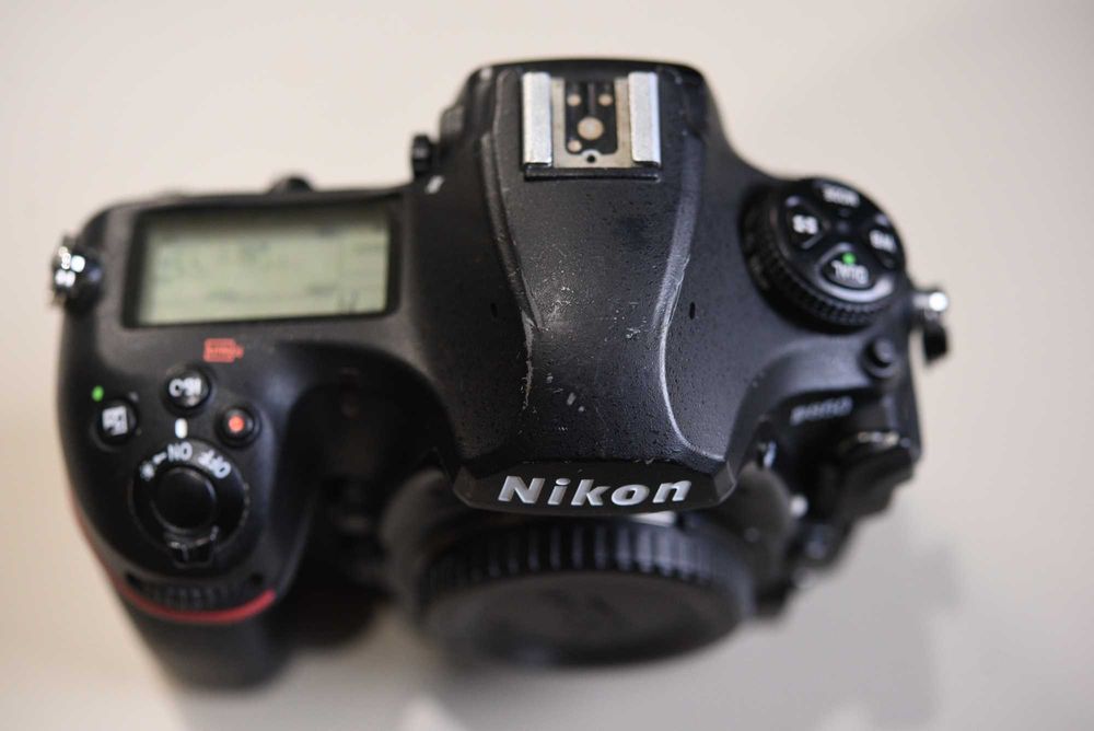 Продавам фотопарат Nikon D850