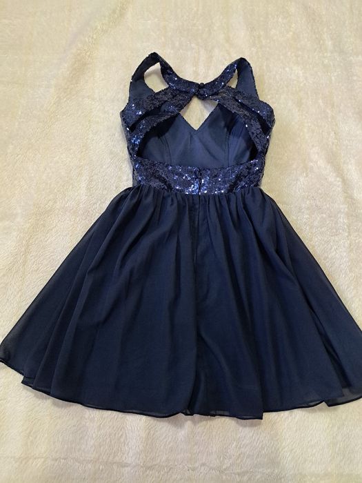 Vând rochie superbă