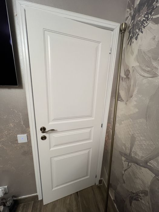 Vand doua usi interior