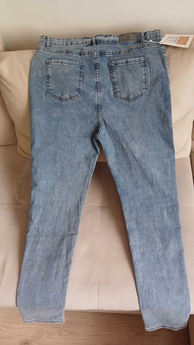 Только до 1 мая! Джинсы летние женские, новые с биркой 56-58 р