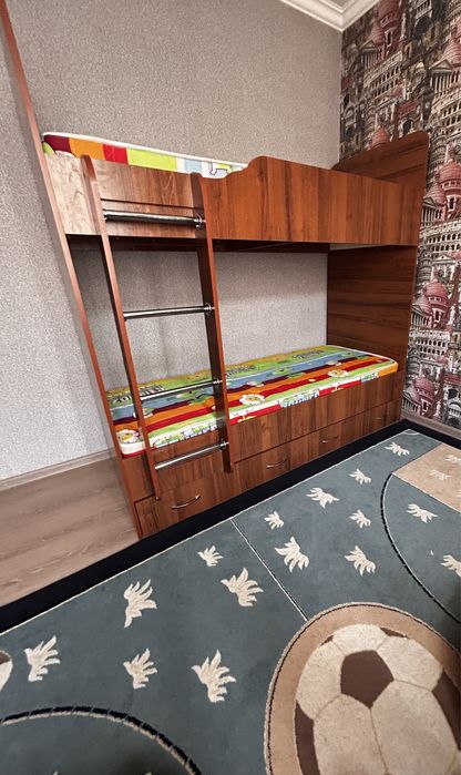 Двухъярусная кровать