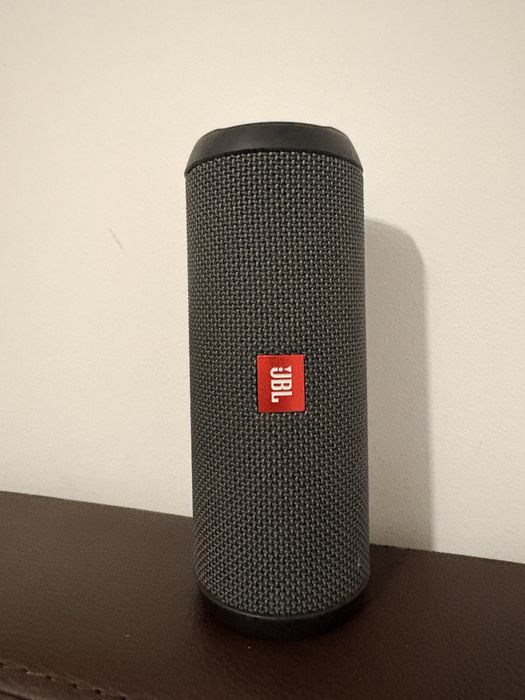 Boxa JBL.