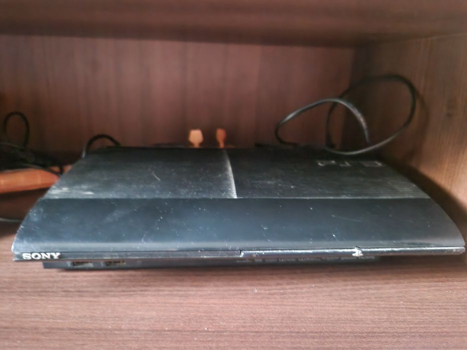 Ps 3 super slim.