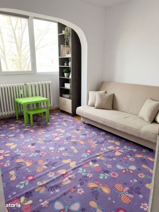 Apartament cu 4 camere, 90 mp, decomandat, etaj intermediar, Zona Damb — fotografia 3