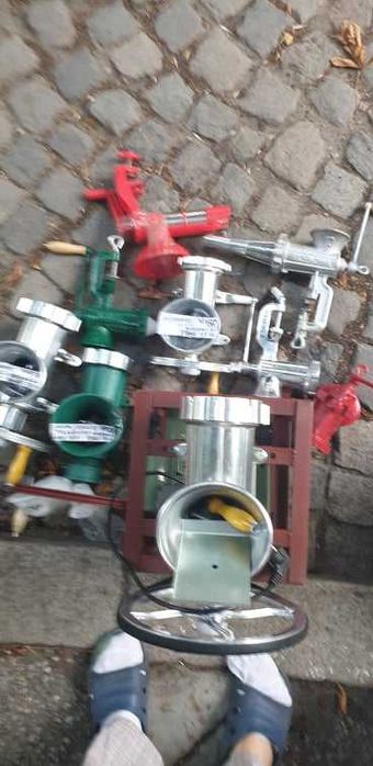 Месомелачки , ножчета , решетки , пълначки , доматомелки