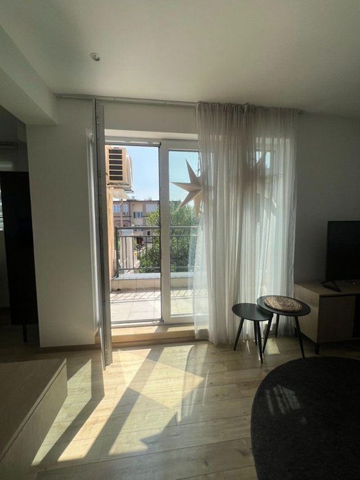 Дава се под наем Двустаен апартамент в София, Кръстова вада - 72 кв.м за 796.62 € - Снимка #2