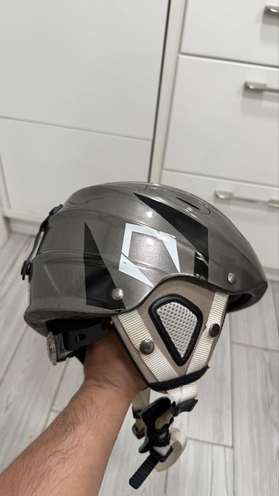 В продаже шлем компаний Alpina