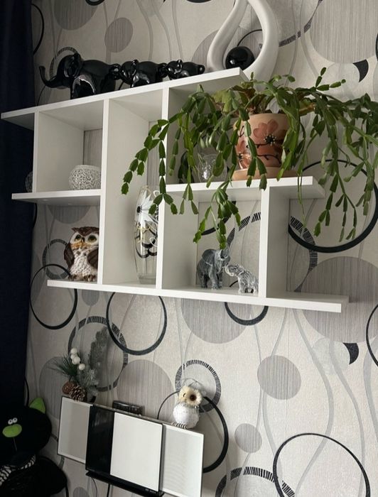 Полка настенная навесная для книг