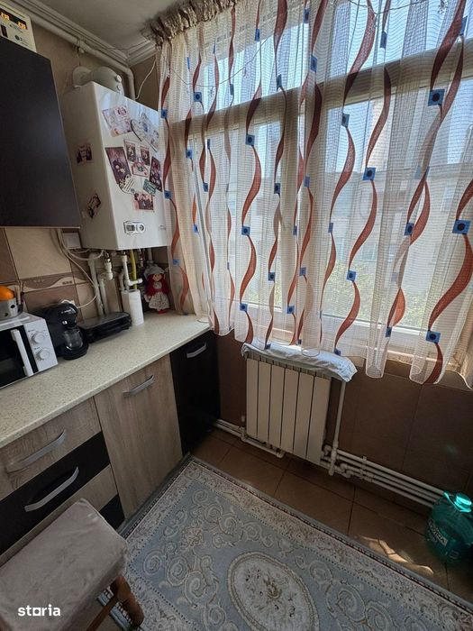 Apartament 2 camere(transformat in 3)decomandat-zona Anda