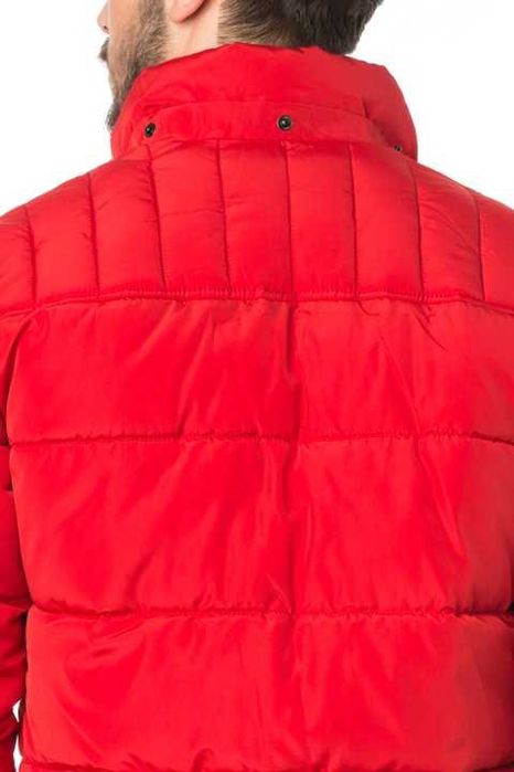 Geacă de puf roșie JACK&JONES cu glugă detașabilă (mărimea M)
