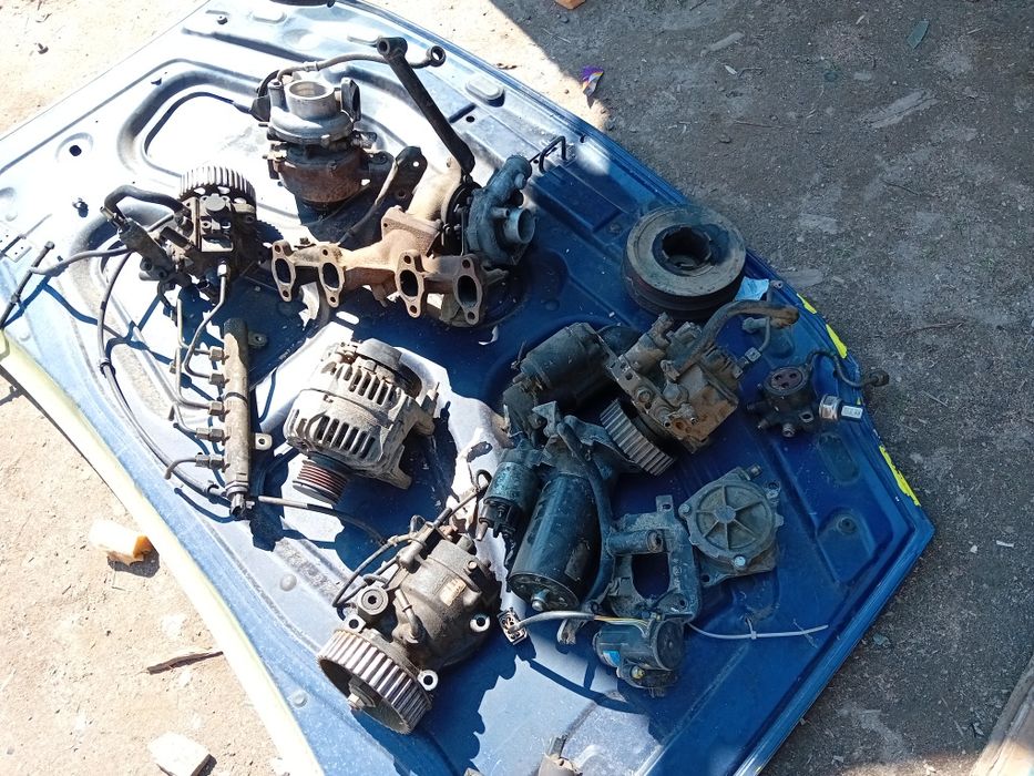 Vând diferite piese provenite din dezmembrări pentru logan 1.5 dizel e