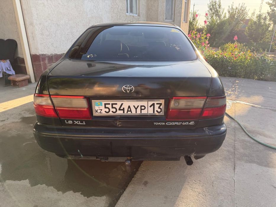 Тайота карина 900000₸