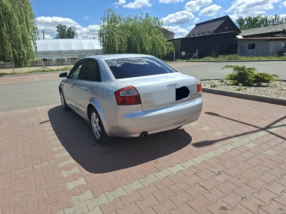 AUDI A4 2004 — imagine 2