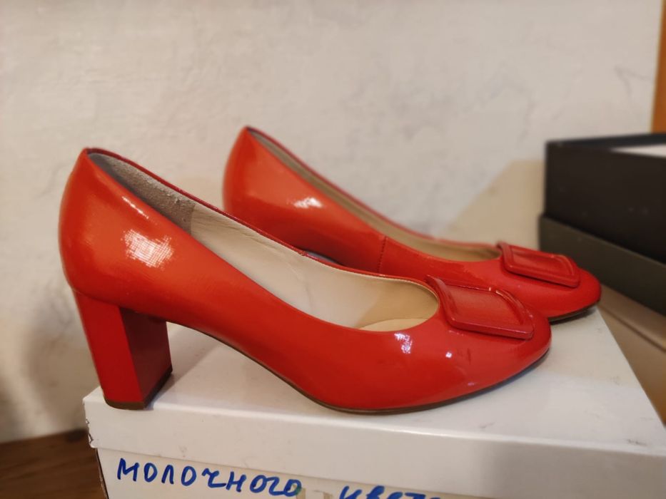 Продам туфли женские