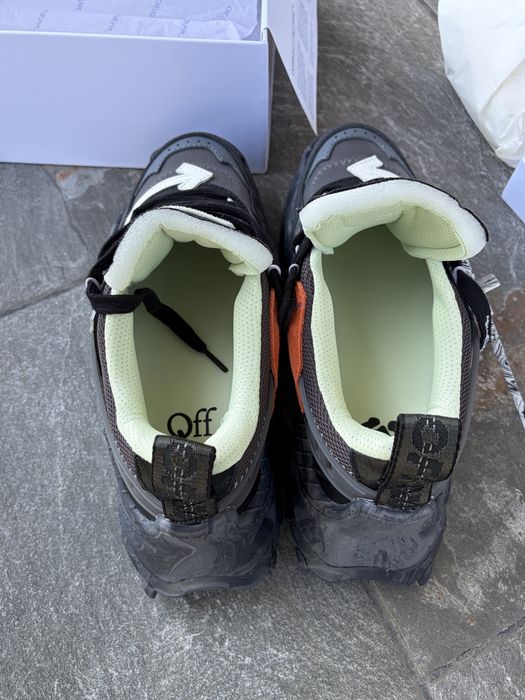 Off white odsy 1000 Dark Grey
