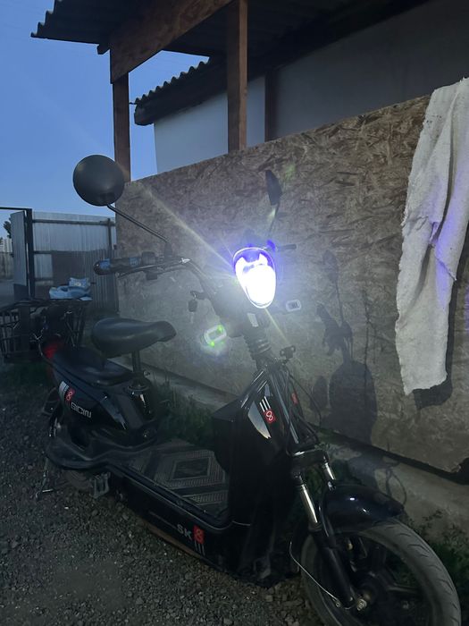 Элеутроскутер Ск8 80.000