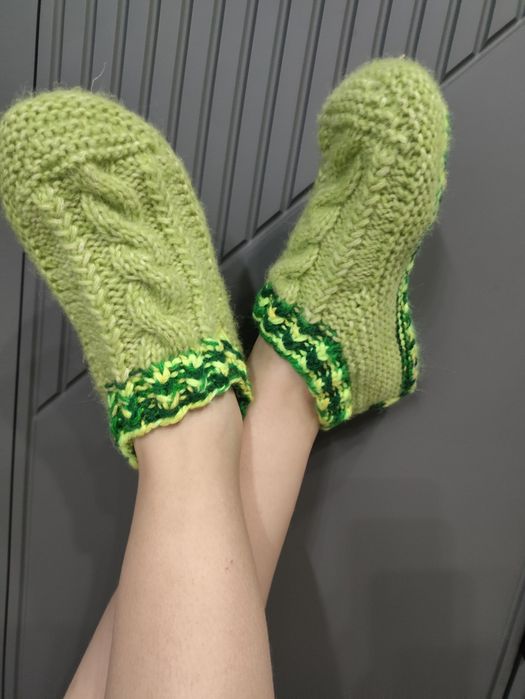 Вязанные носочки- следочки.