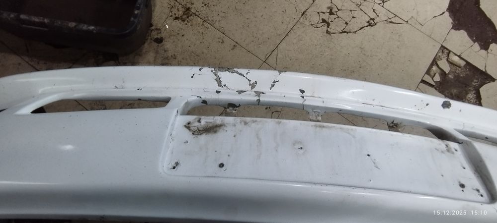 Бампер Ауди 100 передний