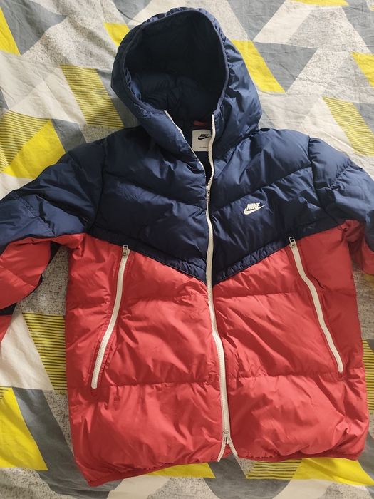 Яке Nike Windrunner Storm Fit