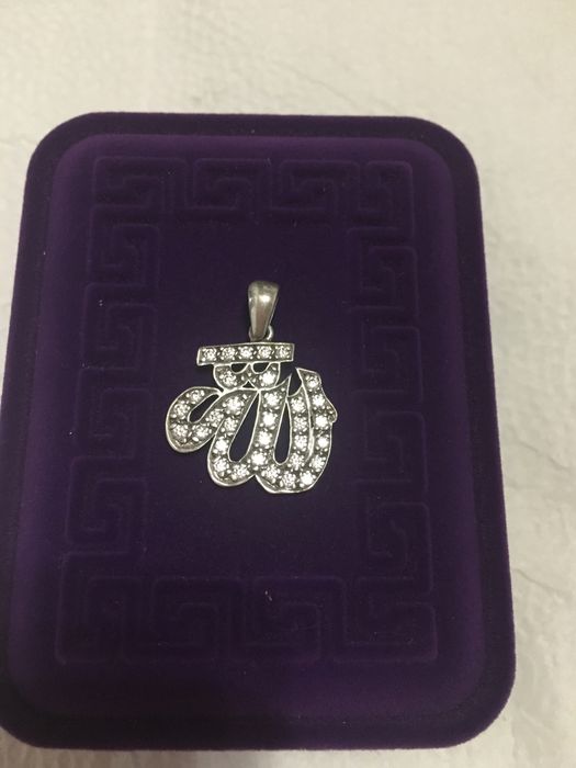 Кулоны и камни настоящие