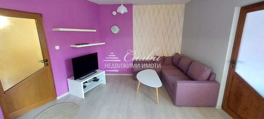 Дава се под наем Тристаен апартамент в Шумен, Център - 91 кв.м за 469.2 € - Снимка #1