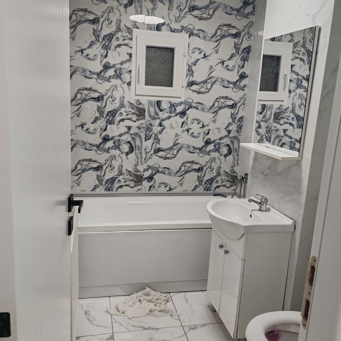 Închiriez apartament