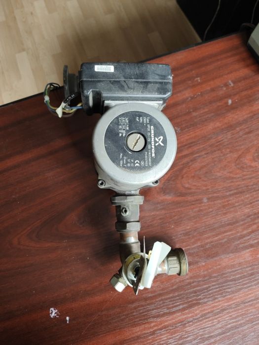 Pompă grundfos uper 25-70 130