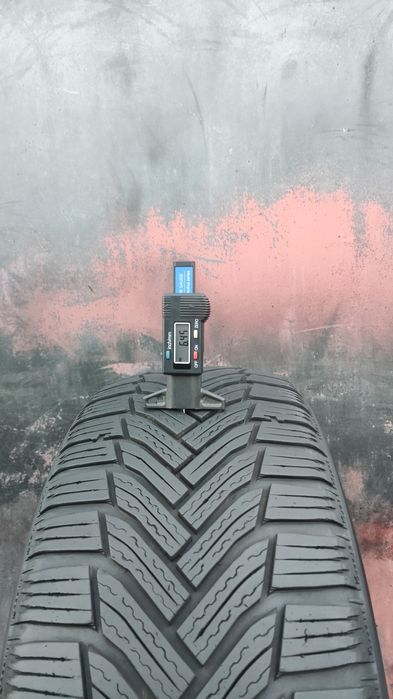 1брой  зимна гума 225/55/16 Michelin Alpin 6 
dot22
6mm
Добро състояни