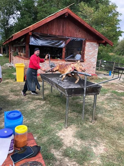Închiriez locație pentru evenimente.