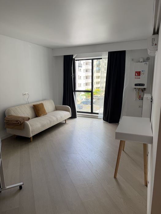 Inchiriez apartament 2 camere - CORTINA NORTH