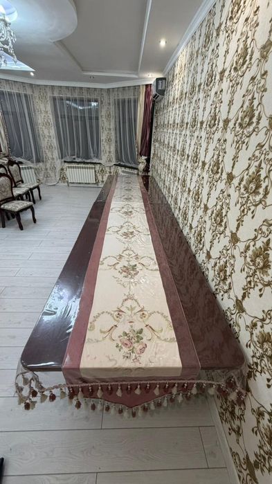 Диван,стол,стулья