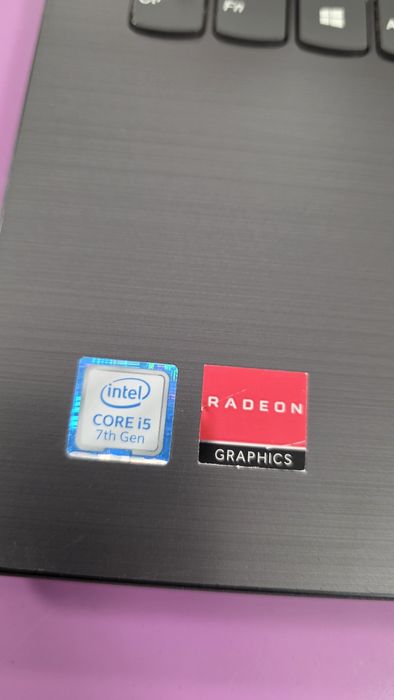 Ноутбук LENOVO 80YE