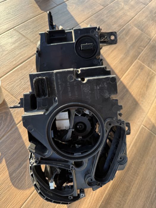 Far bmw x5 f15 x6 f16 stanga model cu 4 calculatoare model TMS