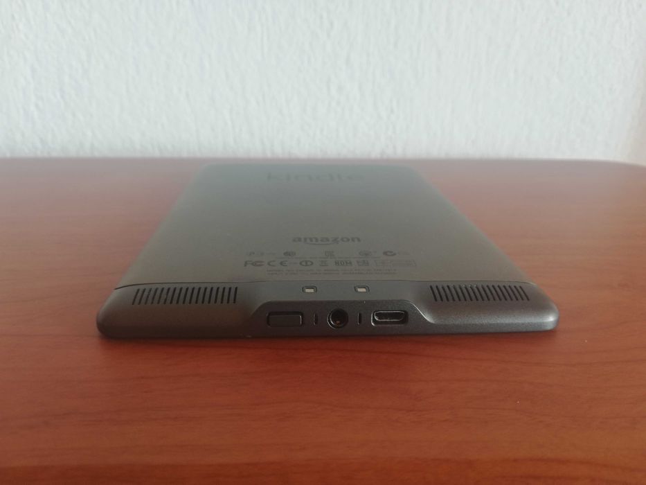 Amazon Kindle Touch D01200