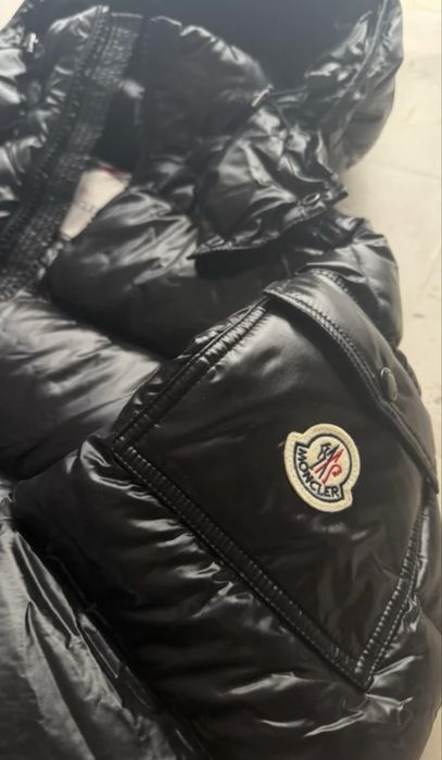 Яке Moncler maya