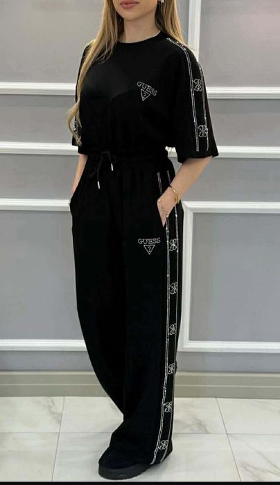 Нов дамски Екип Guess