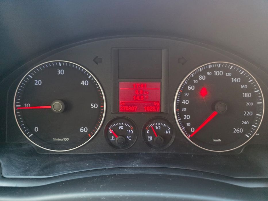 Vând  Golf 5 plus