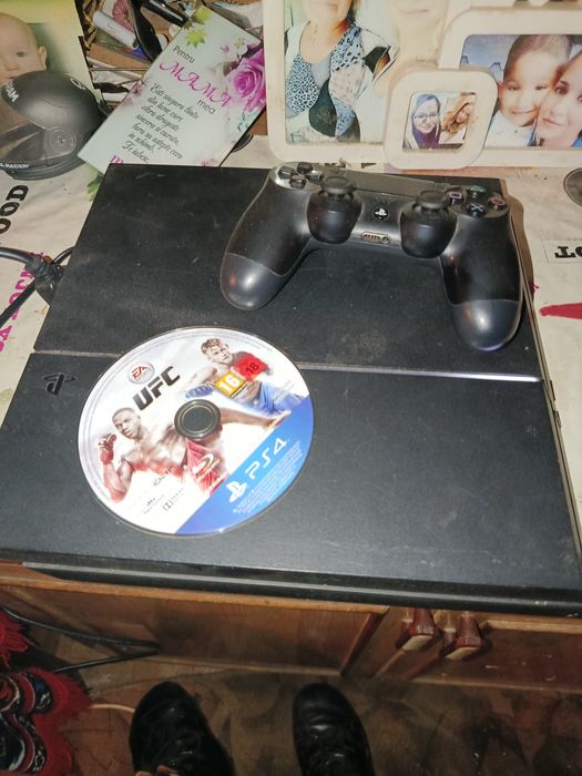 Vând PS4 stare foarte buna